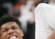 字母哥爆冷击败巴塞罗那，回归赛场引爆全场！