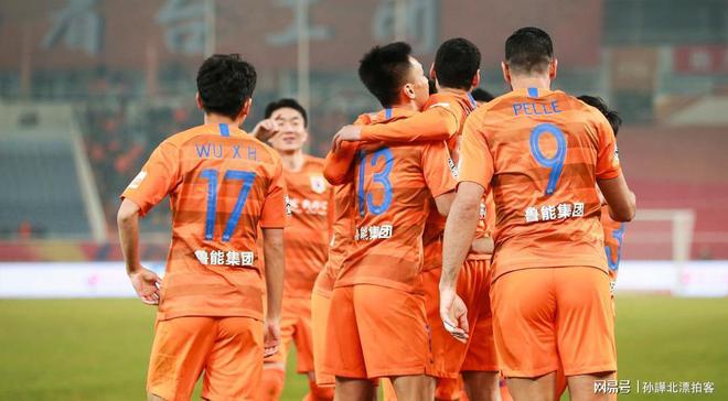 包含鲁能客场大胜绿城，发挥出色，震惊全场的词条