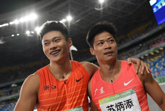 Doinb官方宣布领先优势明显新规，拜仁引发争议！观众掌声雷动(王楚钦年薪多少人民币)